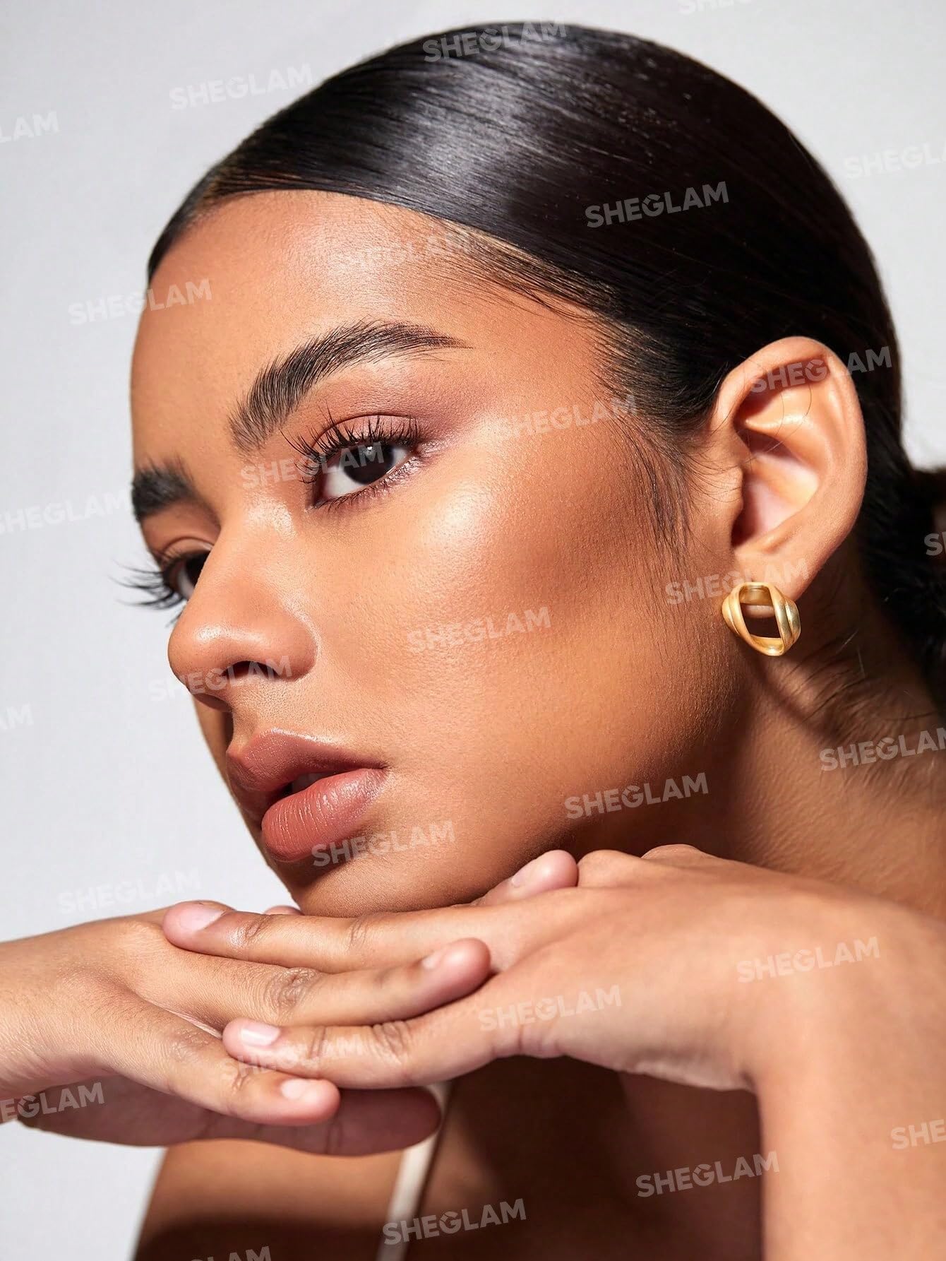 SHEGLAM Snatch 'n' Define Cream Contour Stick Long Lasting Highly Pigmented Sweat Proof Face Bronzer Makeup - Golden Sun