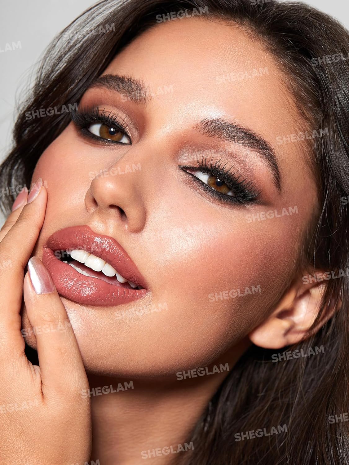 SHEGLAM Ez Glide Matte Eyeliner Pencil Highly Pigmented Black Smoky Eyes Pencil Smudge-Proof Long-Lasting Ultra-Fine Eyeliner Blendable Smooth Cat Eye Eye Make Up Black