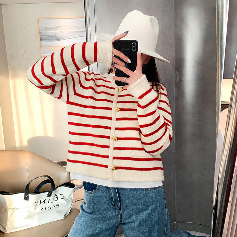 Round neck striped knitted cardigan